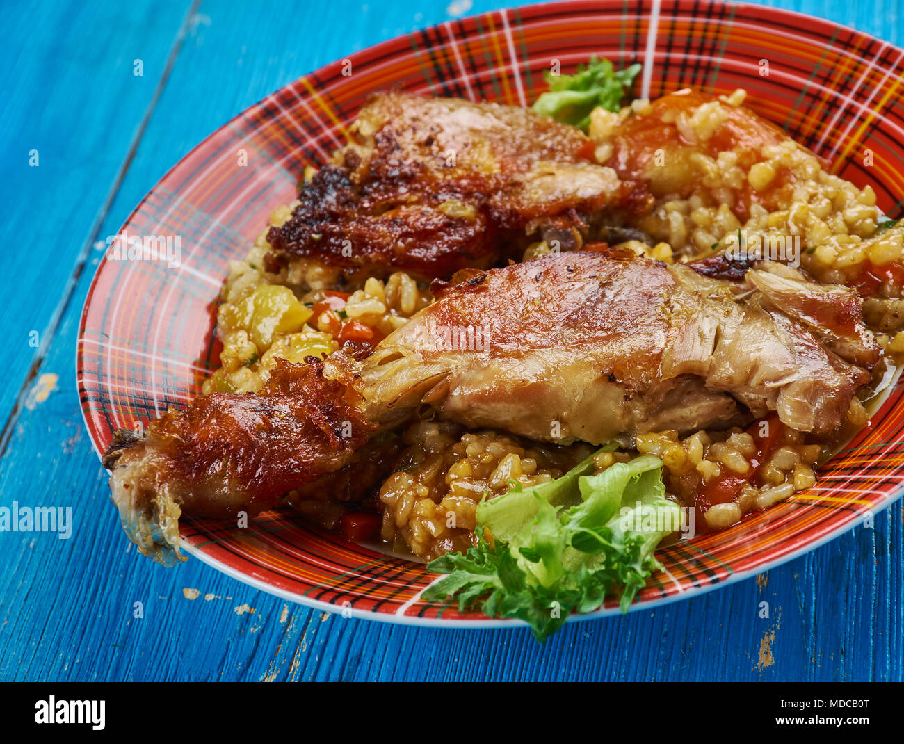 Un plat de riz de poulet jerk , close up Banque D'Images