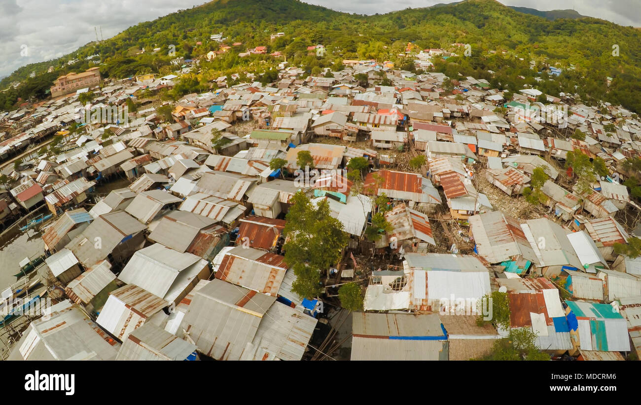 Les bidonvilles des Philippines sur la plage. Quartier pauvre de la ville. Coron. Palawan. Aux Philippines. Banque D'Images