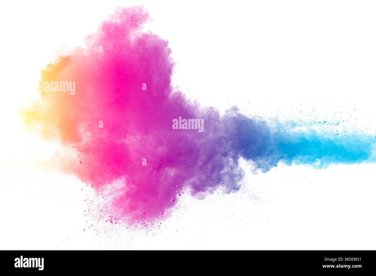 Poudre de couleur multiples explosion isolé sur fond blanc. Poussière de couleur splash nuage sur fond blanc. Les particules colorées lancé sur l'arrière-plan. Banque D'Images