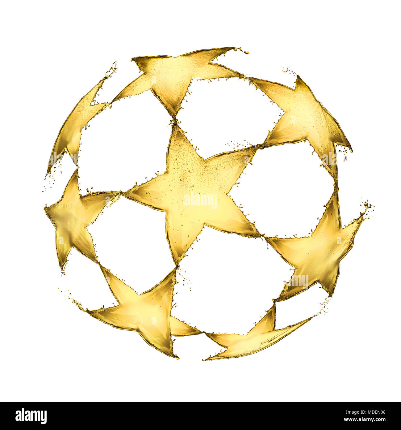 Foot balle faite de bière des éclaboussures sur fond blanc Banque D'Images