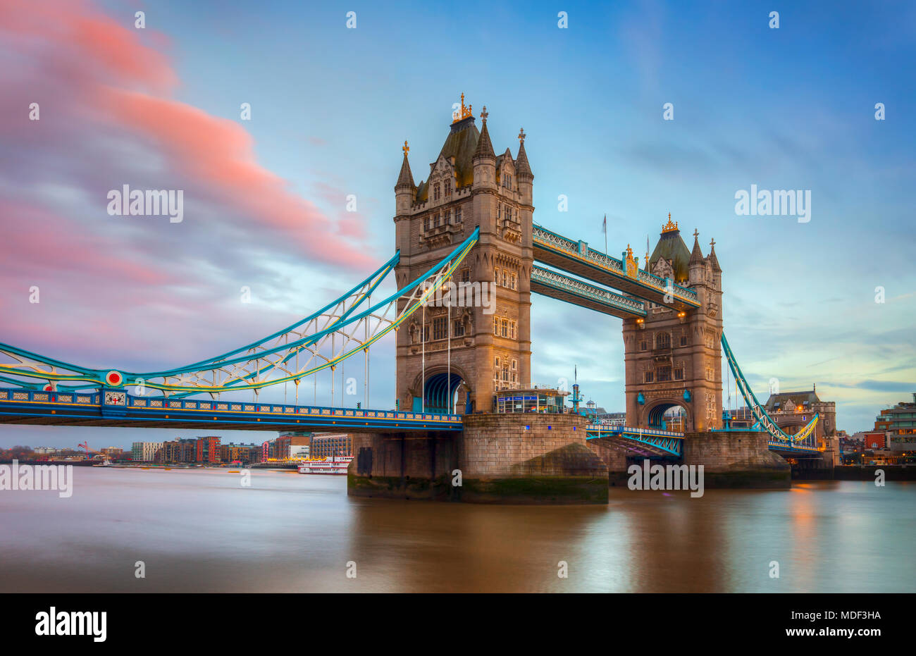 Tower Bridge, un célèbre monument à Londres, Angleterre Banque D'Images