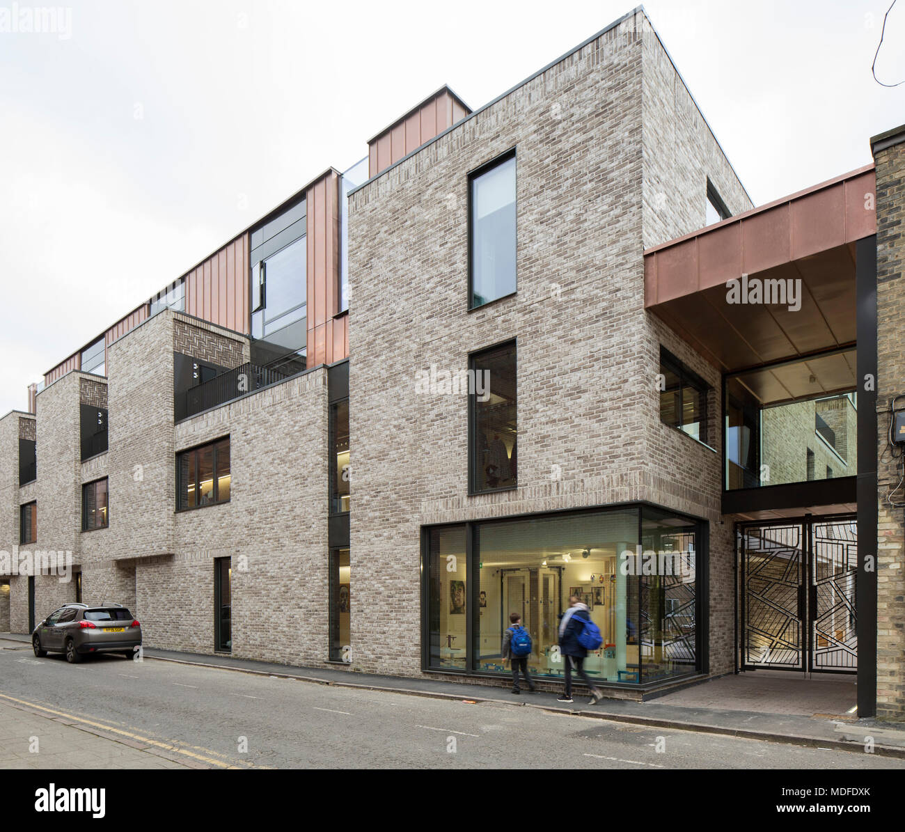 Vue de la façade nord et l'entrée. Stephen perse et d'apprentissage de la Fondation des Sports, Cambridge, Royaume-Uni. Architecte : Chadwick Cheveux Clarke Banque D'Images