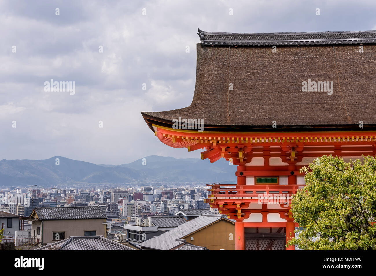 Belle vue sur le centre-ville de Kyoto du temple Kiyomizu-dera, Japon Banque D'Images