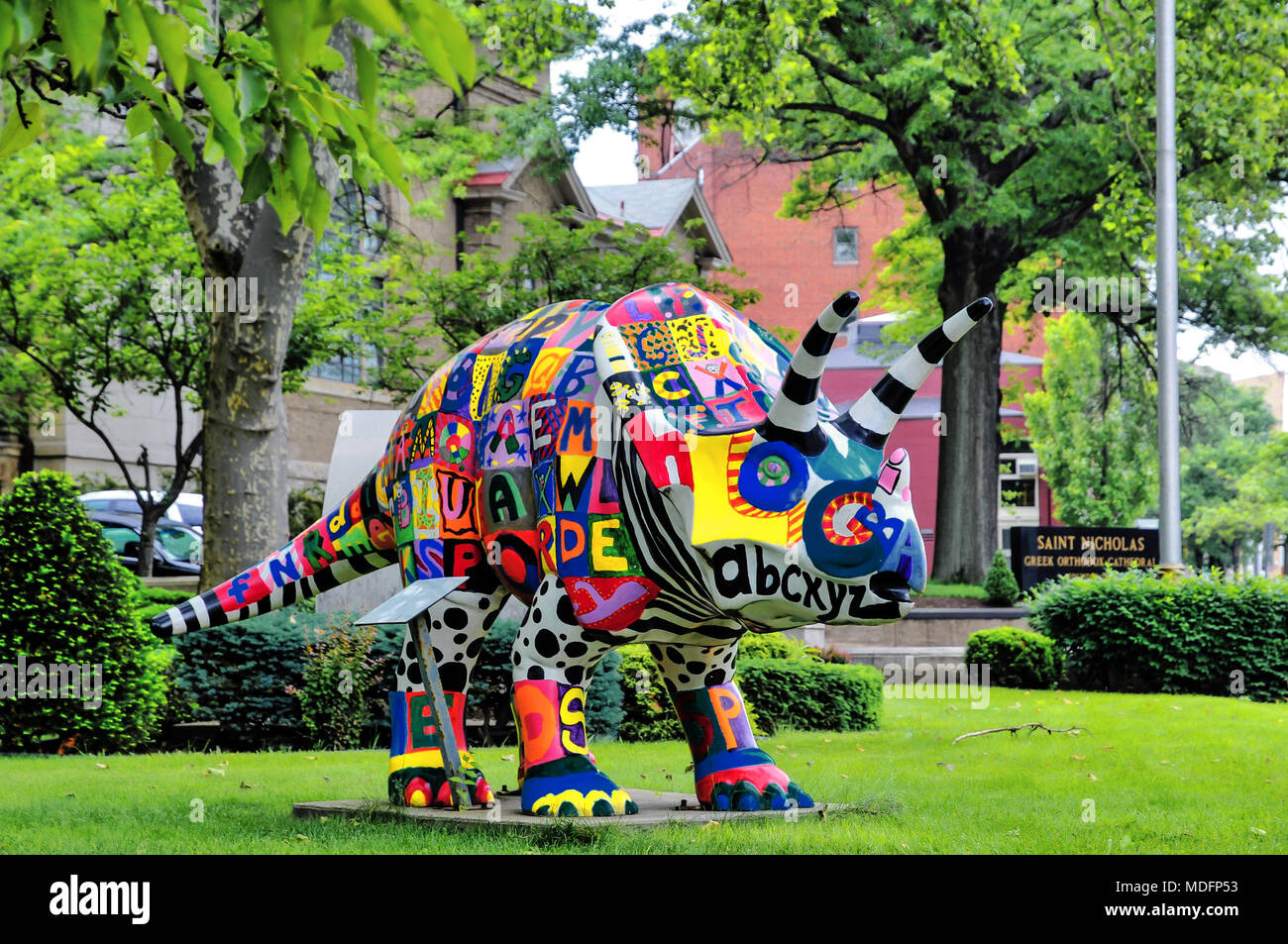 Sculpture colorée de dinosaure, Pittsburgh, Pennsylvanie, USA Banque D'Images