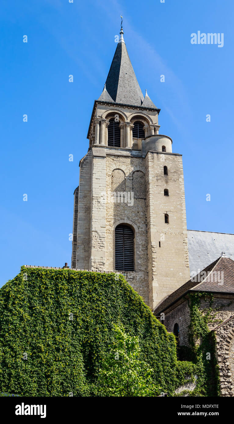 Vue de l'Abbaye Saint-Germain-des-Prés, l'abbaye romane d'une église bénédictine médiévale situé sur la Rive Gauche à Paris Banque D'Images