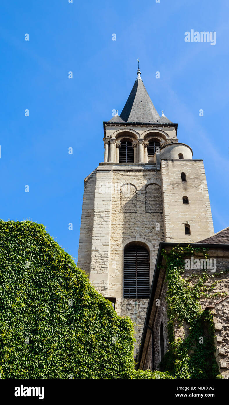 Vue de l'Abbaye Saint-Germain-des-Prés, l'abbaye romane d'une église bénédictine médiévale situé sur la Rive Gauche à Paris Banque D'Images