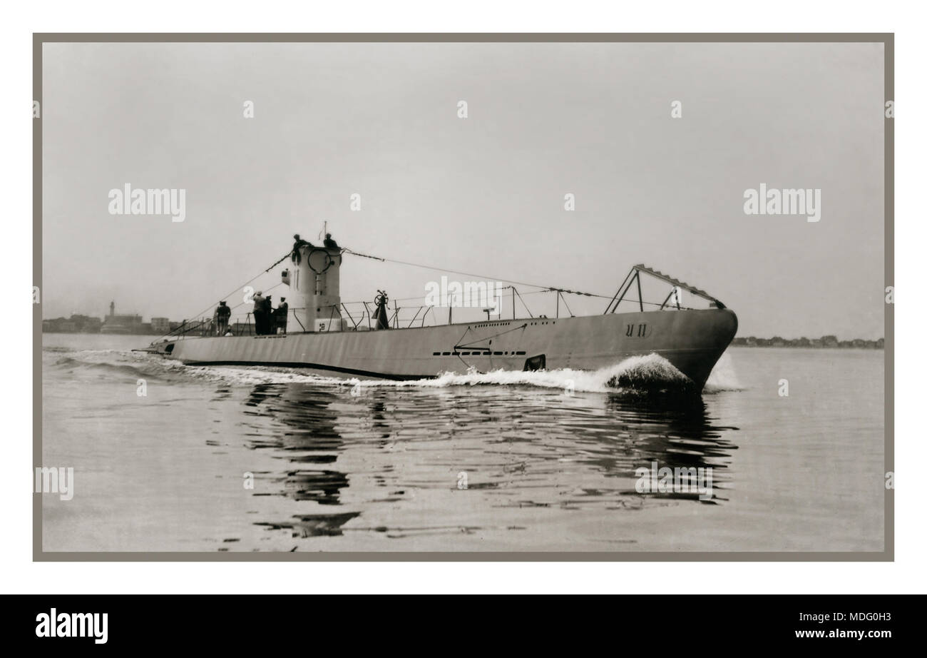 Sous-marin allemand des années 1940 U-Boat Untersee WW2 marine allemande de Kriegsmarine de l'Allemagne nazie de 1935 à 1945 U2 Type sous-marin en manœuvres Marine impériale allemande de l'Empire allemand et Reichsmarine de l'entre-deux-guerres de la République de Weimar. Banque D'Images