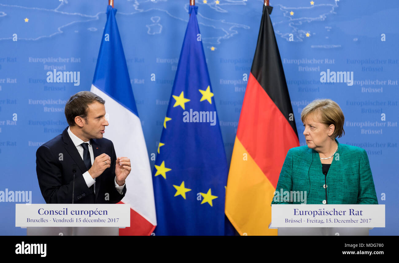 Belgique, Bruxelles, le 2017/12/15 : La chancelière allemande Angela Merkel et Emmanuel Macron, Président de la République française, assister à une conférence de presse Banque D'Images