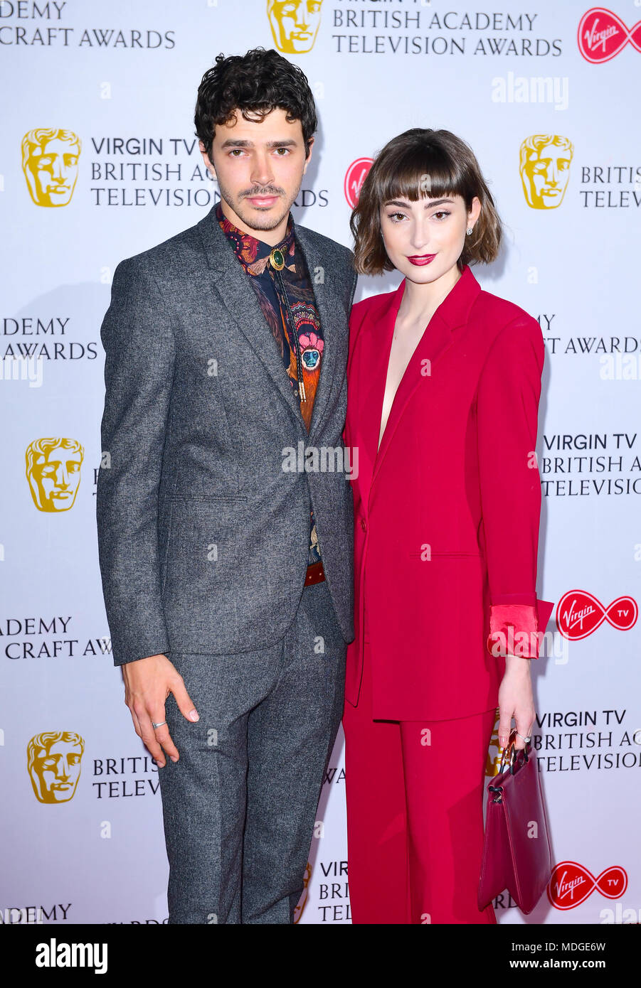 Harry Richardson et Ellise Chappell assistant à la Vierge British