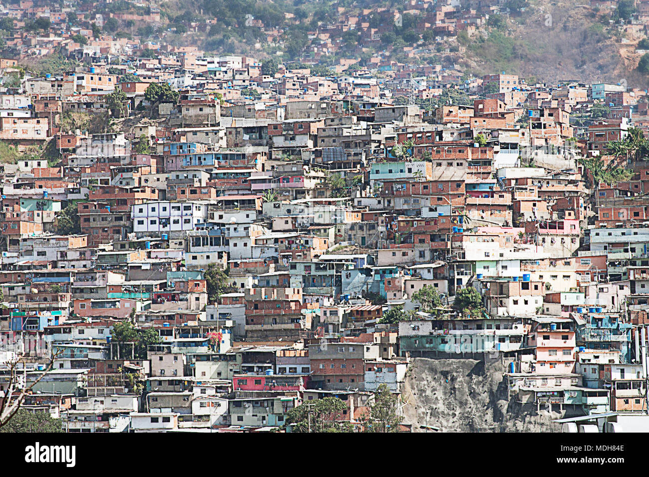 Bidonville, slum, construite le long de la colline, ville de Caracas, Caracas, Capital District, le Venezuela, l'Amérique du Sud Banque D'Images