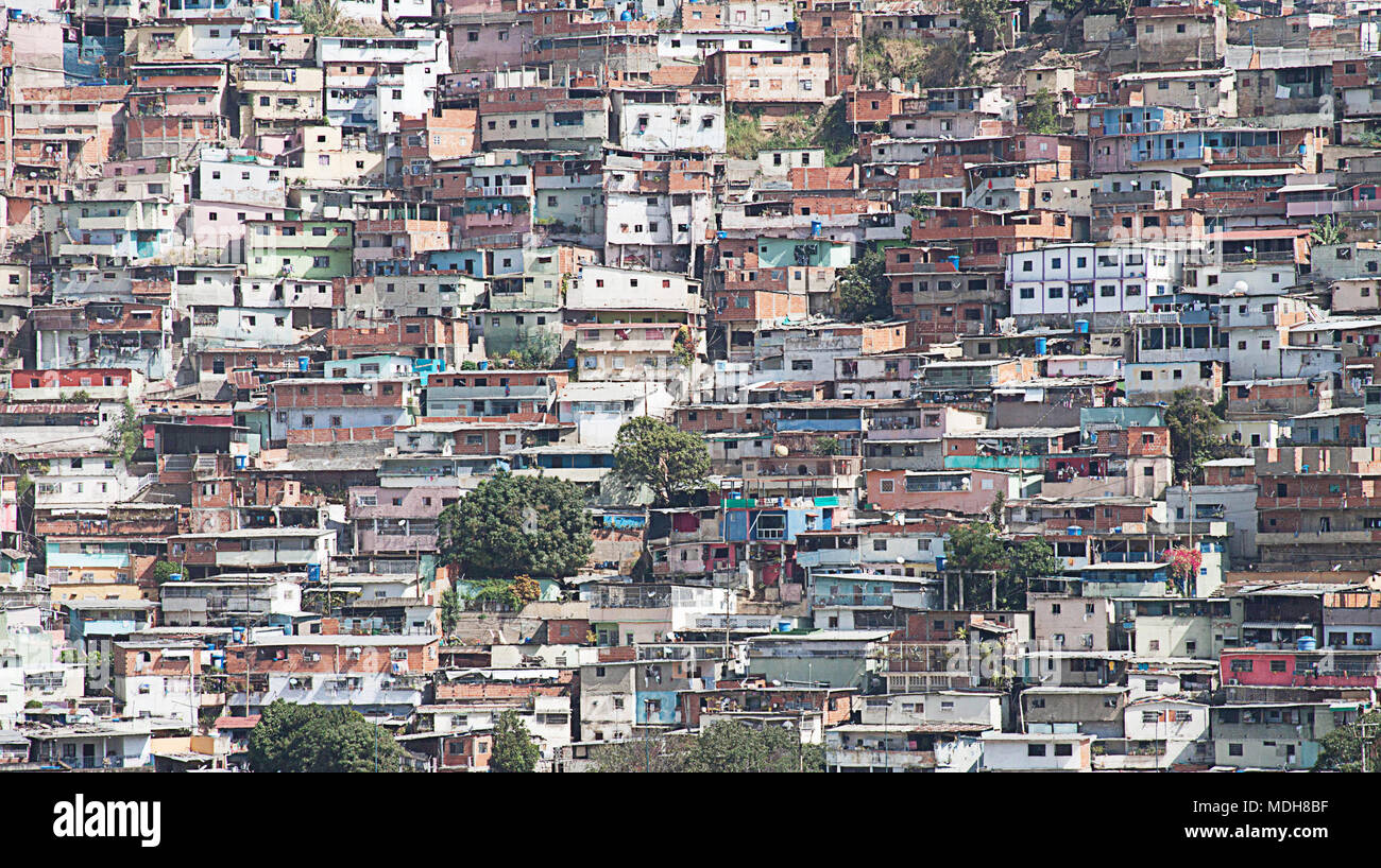 Bidonville, slum, construite le long de la colline, ville de Caracas, Caracas, Capital District, le Venezuela, l'Amérique du Sud Banque D'Images