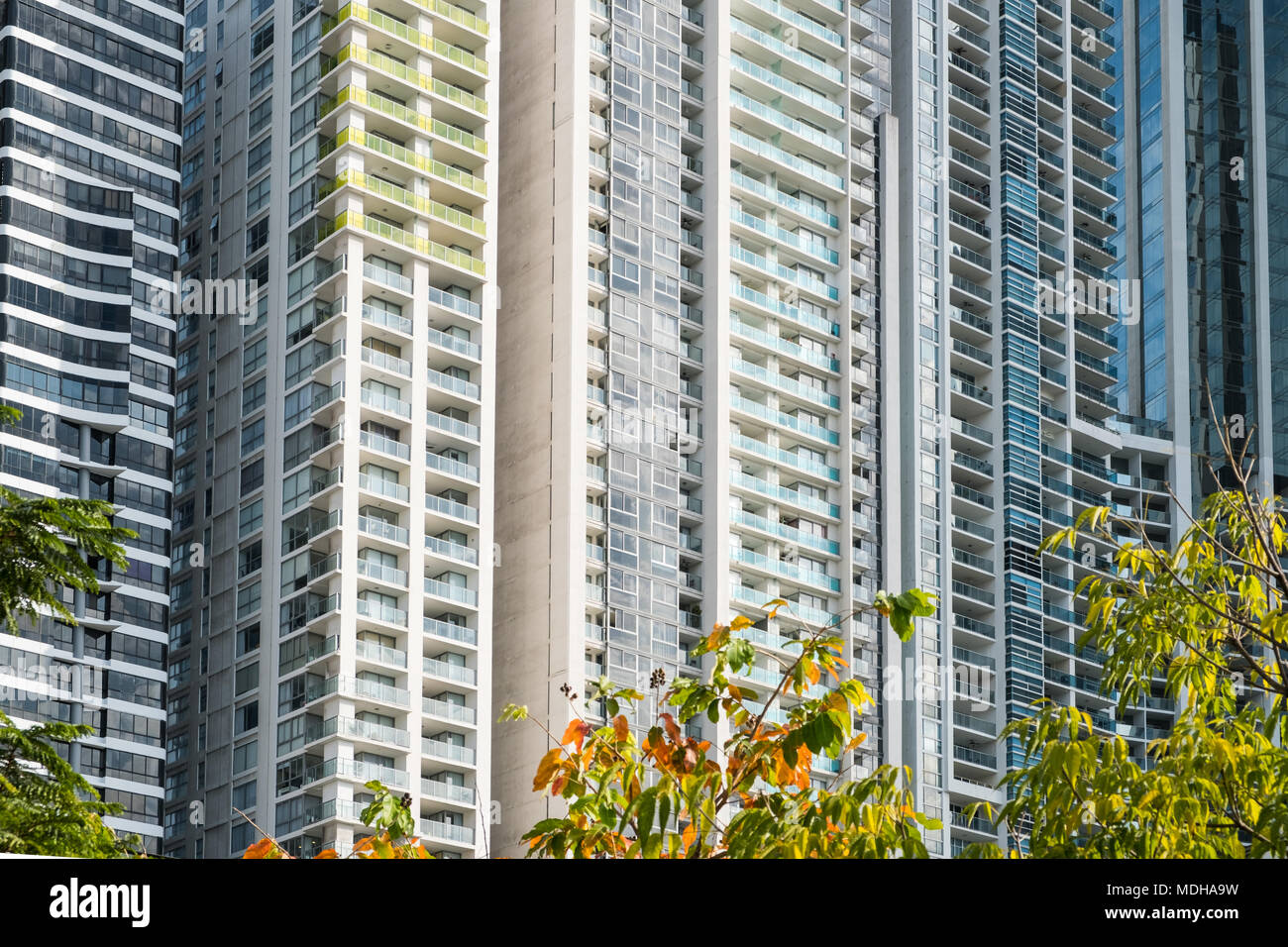 Bâtiments gratte-ciel - détails ville moderne concept background Banque D'Images