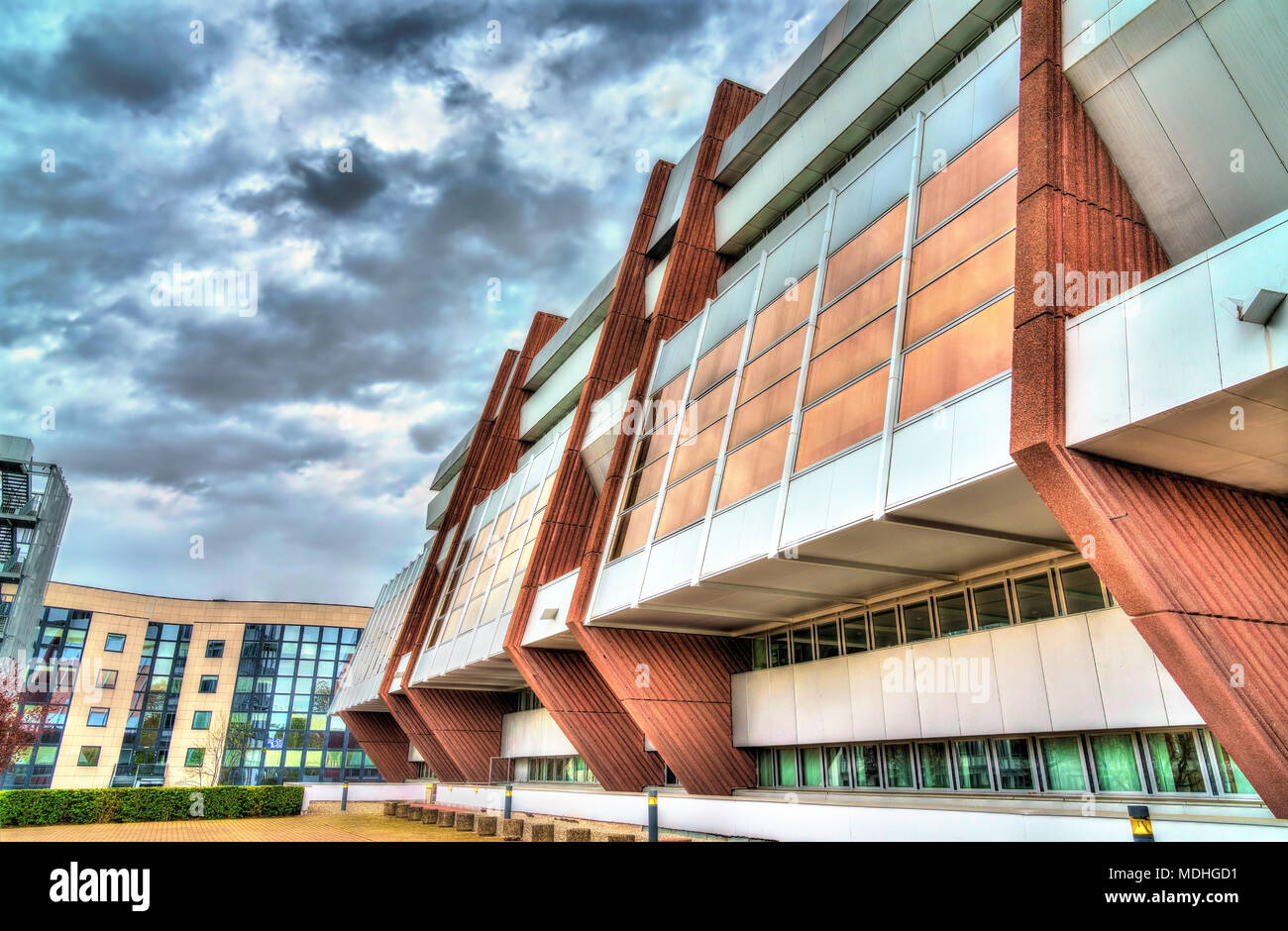 Le Palais de l'Europe, construit en 1977, est le siège du Conseil de l