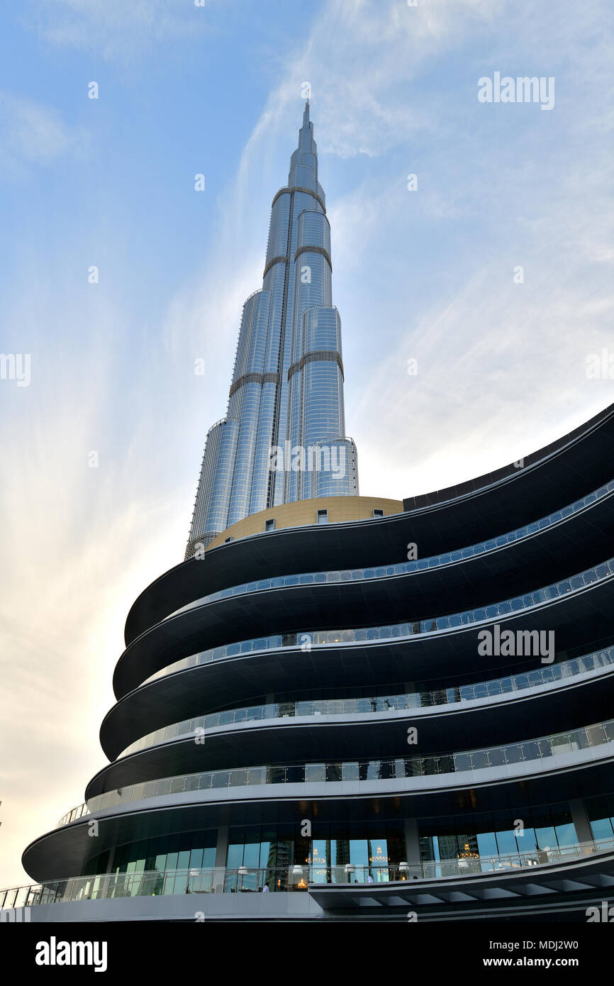 Dubaï, Émirats arabes unis - 8 avril. En 2018. L'édifice, catégorie gratte-ciel Burj Khalifa est la plus élevée au monde et le Dubai Mall Banque D'Images
