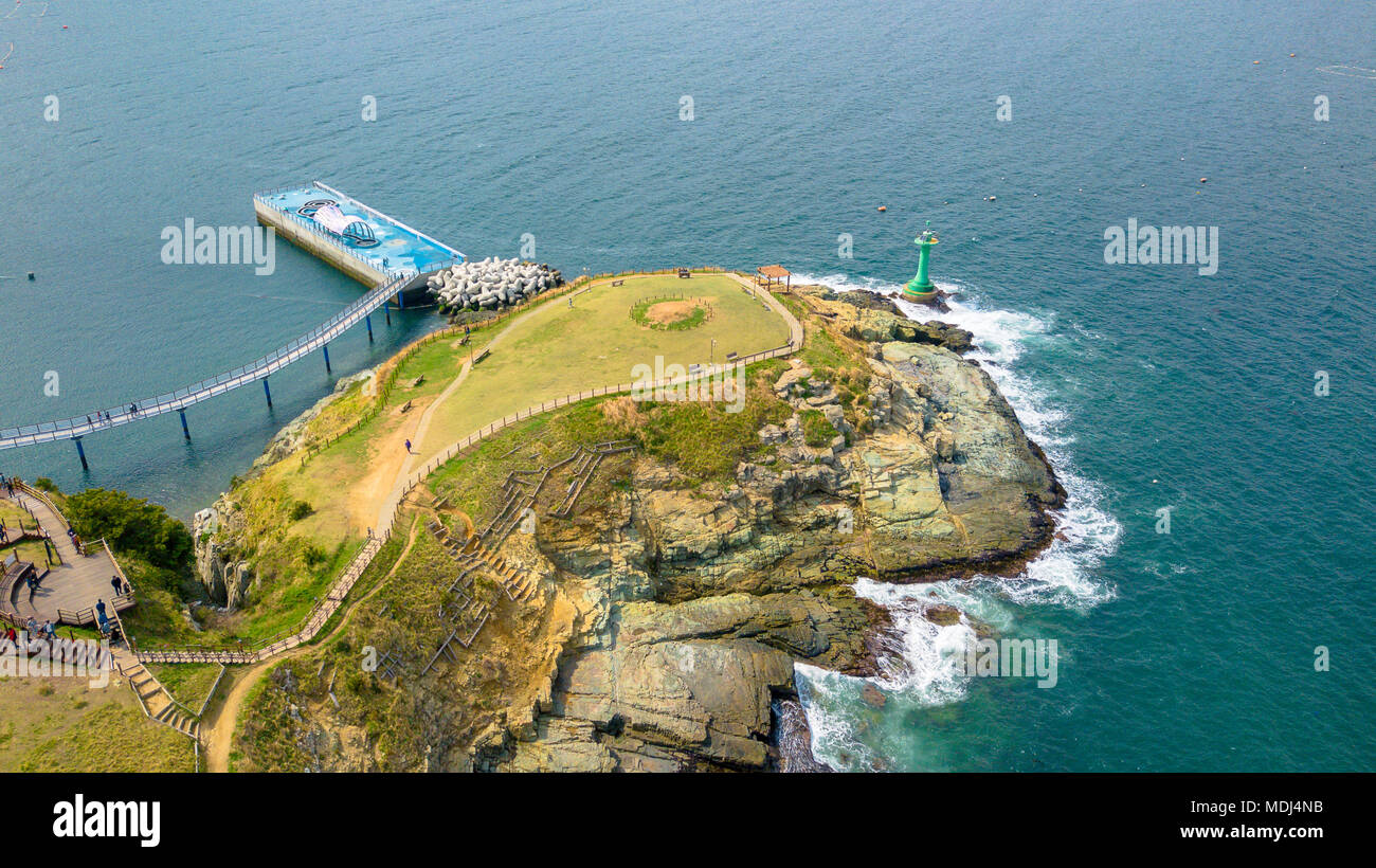 Vue aérienne de Windy Hill dans l'île de Geoje de la Corée du Sud. La célèbre place pour les touristes dans l'île de Geoje. Vue aérienne du drone. Banque D'Images