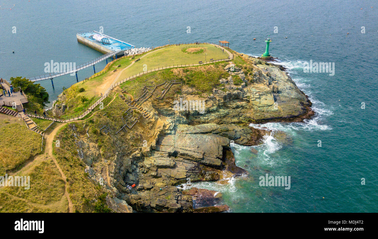 Vue aérienne de Windy Hill dans l'île de Geoje de la Corée du Sud. La célèbre place pour les touristes dans l'île de Geoje. Vue aérienne du drone. Banque D'Images