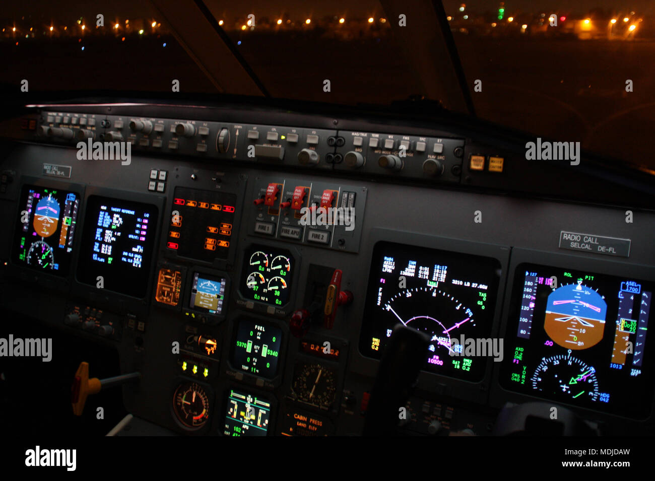 Pilotage d'un jet d'affaires Falcon 2000 Banque D'Images