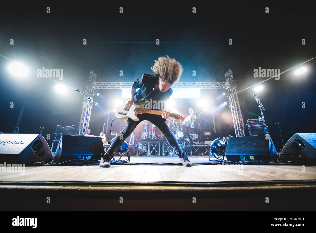 Venaria, Italie, 2018 Le 19 avril : Le groupe de rock italien 'JE Ministri" en live sur la scène du Teatro della Concordia à Venaria, près de Turin, pour leur 'tour' Fidatevi concert. Photo : Alessandro Bosio/Alamy Live News Banque D'Images