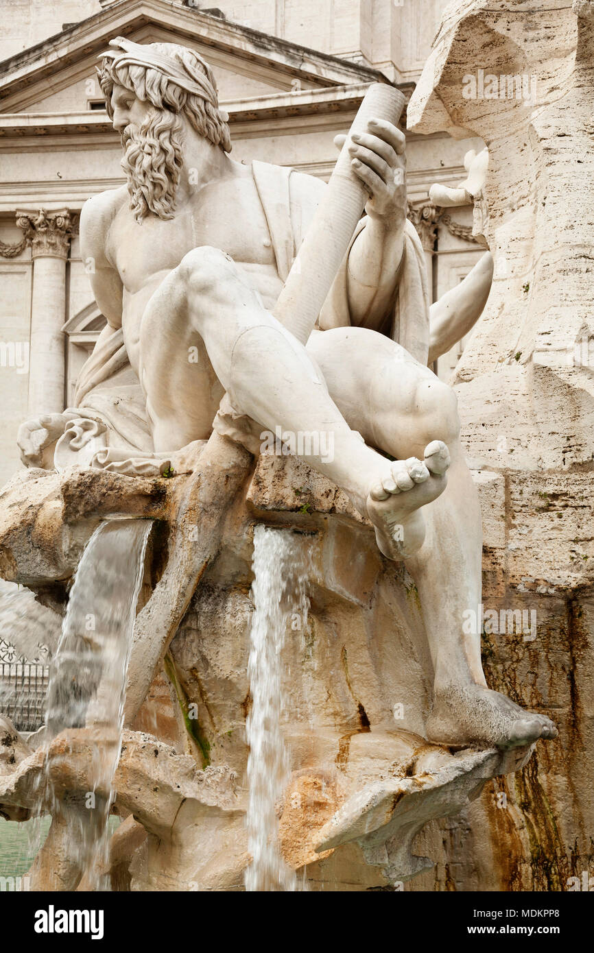 La sculpture à la Fontana dei Quattro Fiumi, fontaine des quatre filières, architecte Bernini, Piazza Navona, Rome, Latium, Italie Banque D'Images