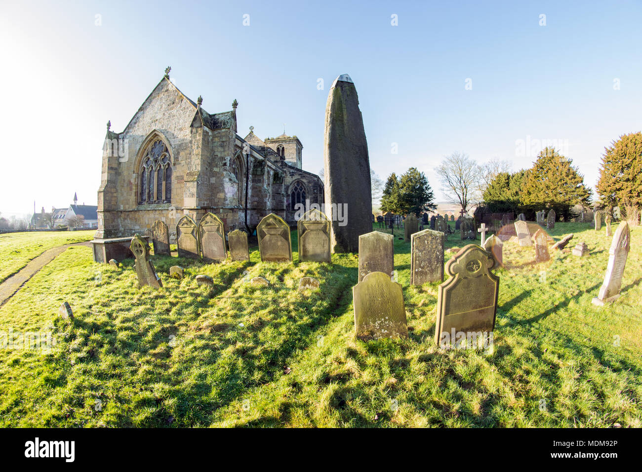 Rudston et église monolithe, Rudston près de Driffield, East Yorkshire, UK Banque D'Images