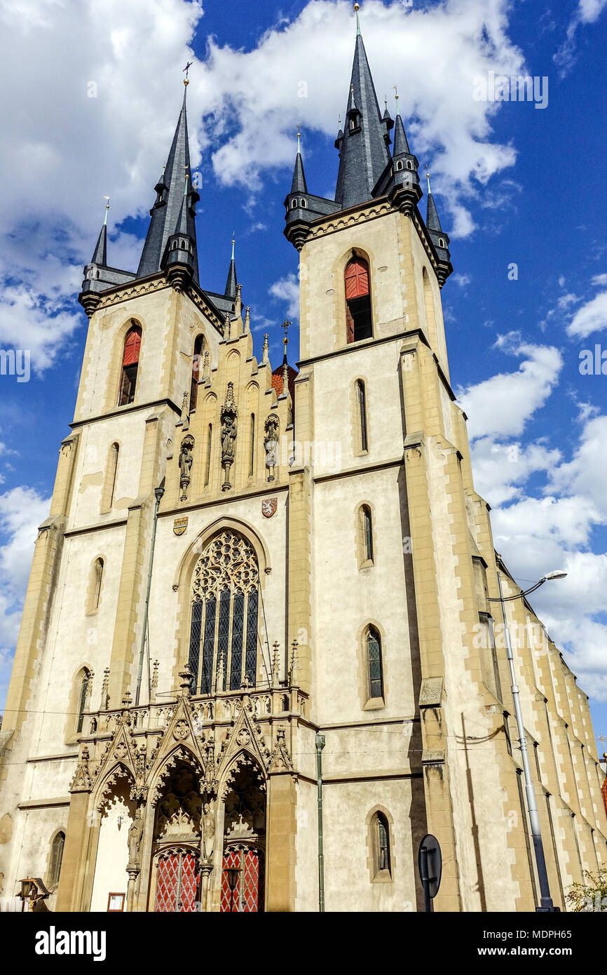 Église Saint Antoine de Padoue à la place Strossmayer,Holesovice, Prague, République Tchèque Banque D'Images