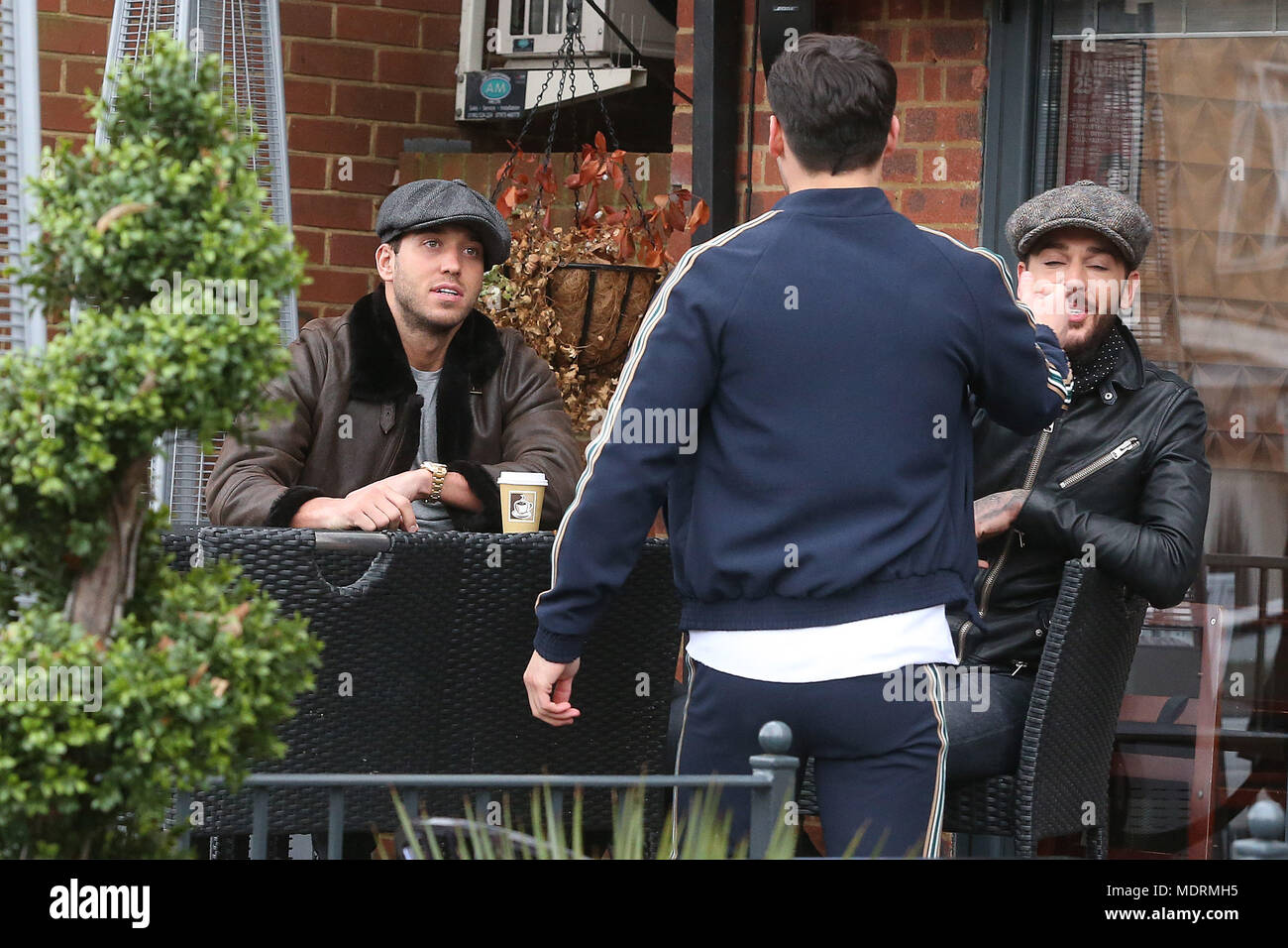 Les acteurs TOWIE film à la norme pub à Loughton, Essex avec : James Lock, Pete Wicks, Myles Barnet Où : Loughton, Royaume-Uni Quand : 20 mars 2018 Source : WENN.com Banque D'Images