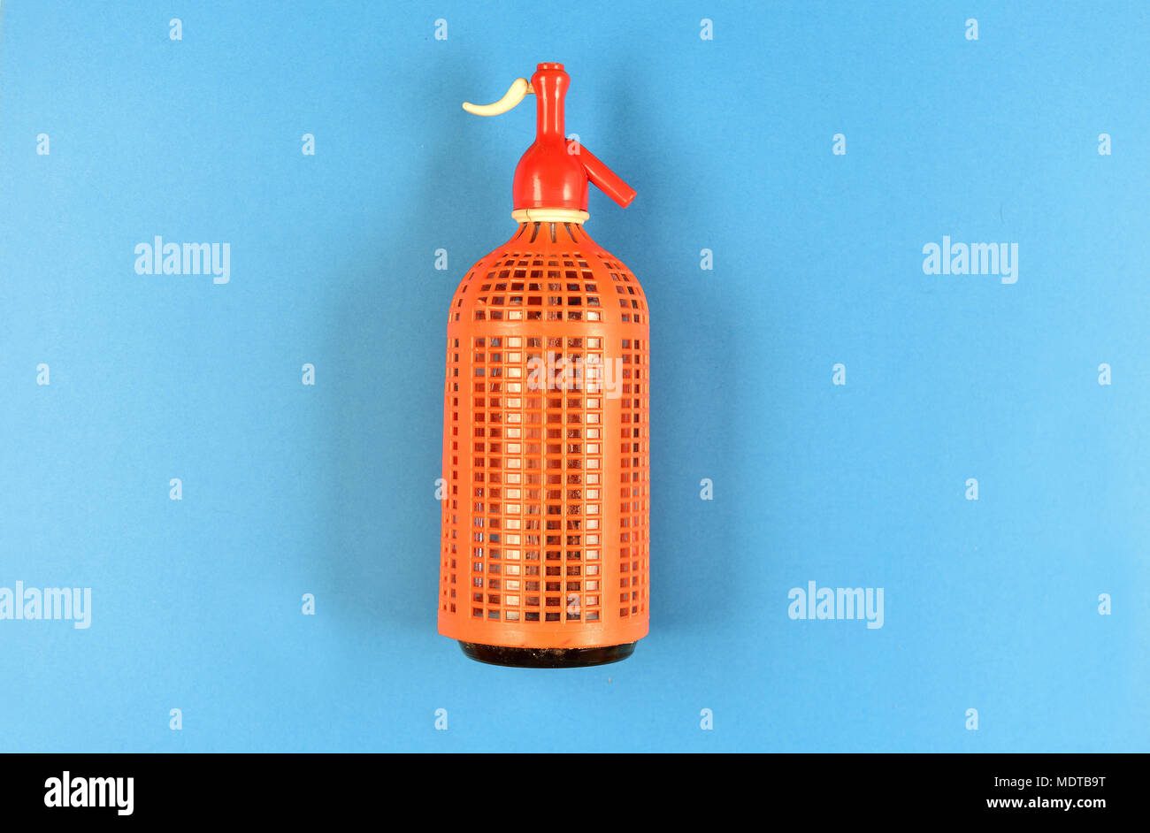 Bouteille Siphon Sur Bleu Banque Dimages Photo Stock