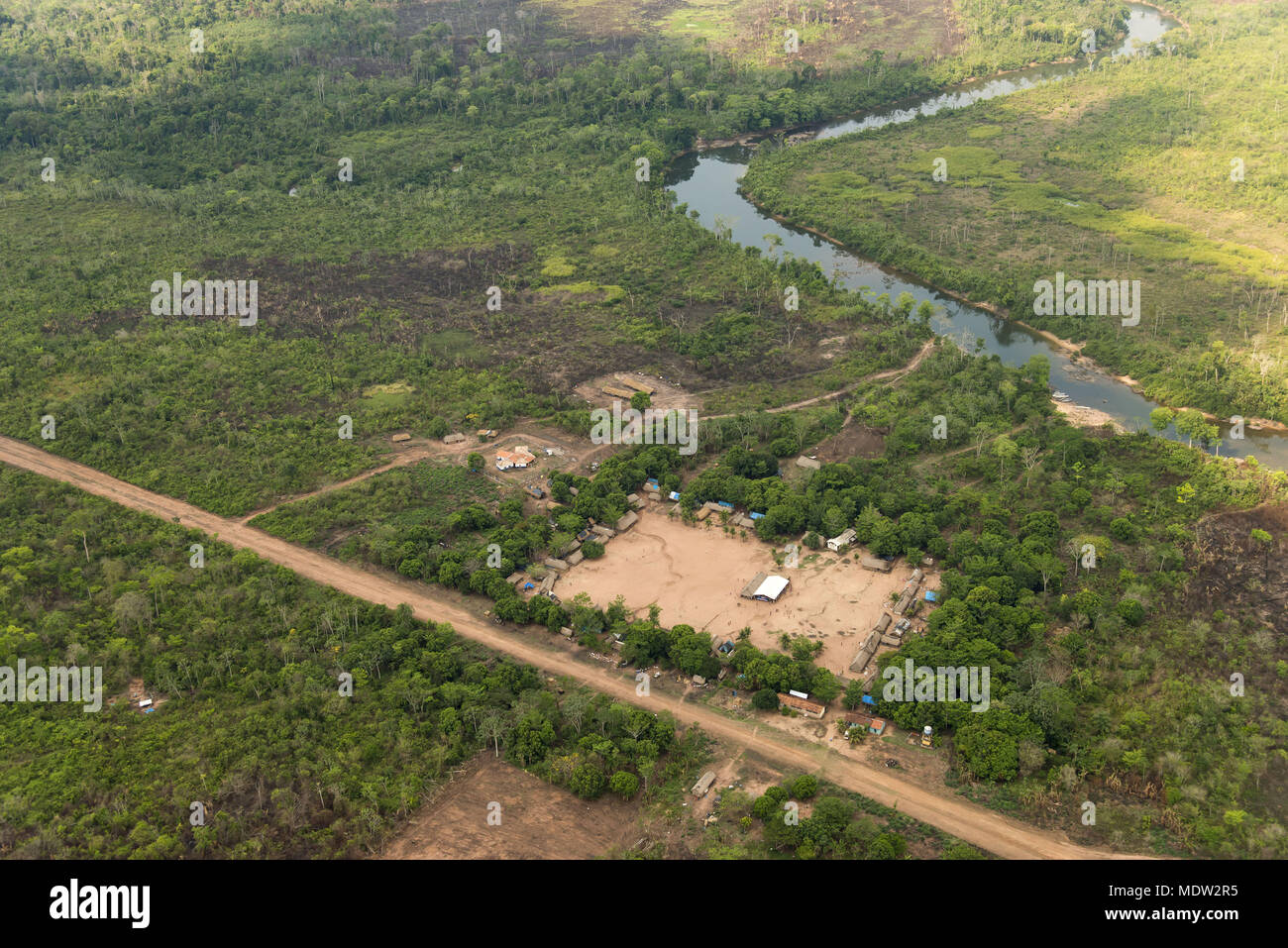 Vue aérienne du village de Moikarako - Kayapó terres indigènes Kayapó Banque D'Images