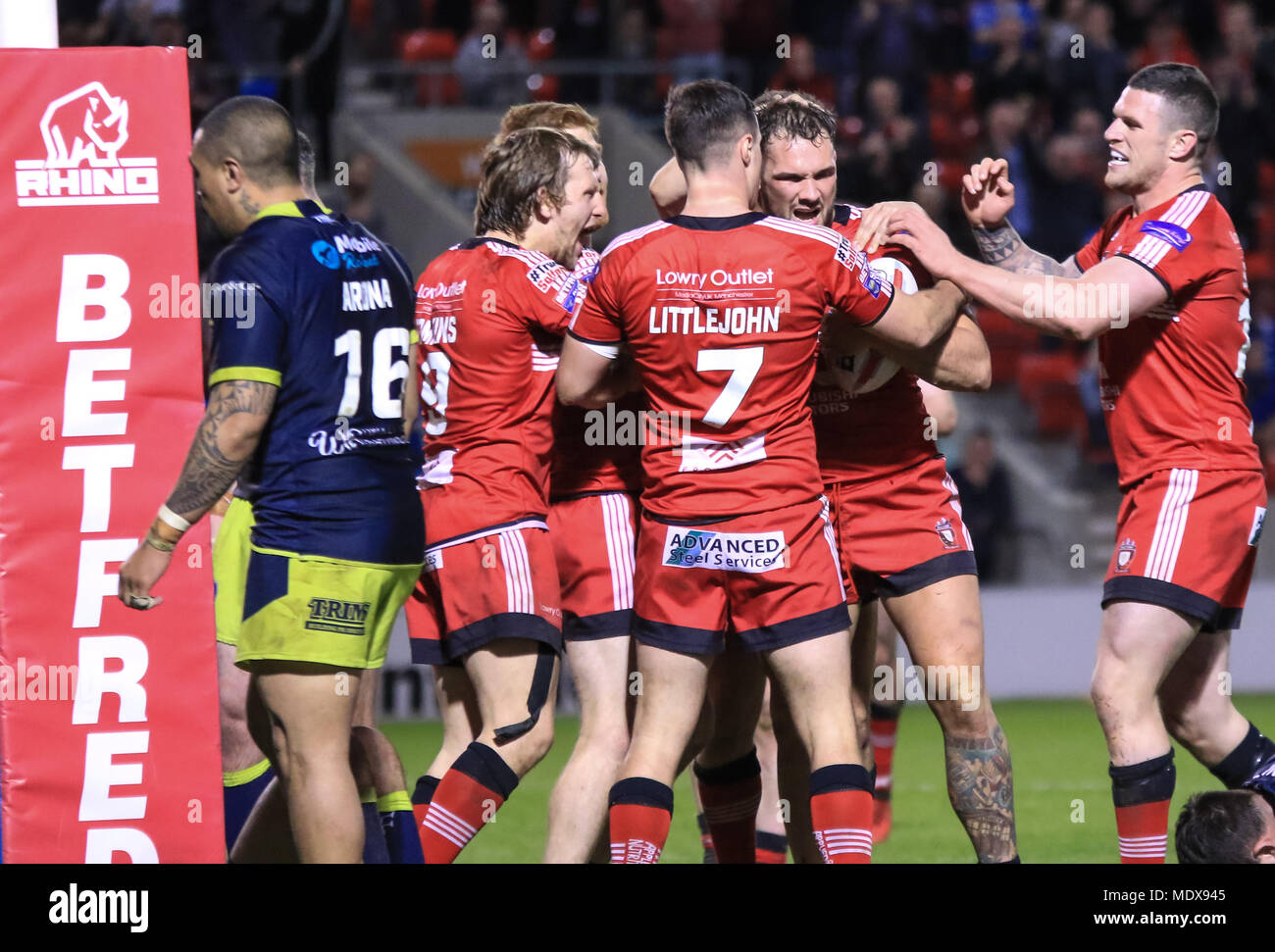 20 avril 2018, Stade AJ Bell, Manchester, Angleterre ; Betfred Super League rugby, Salford Red Devils v Wakefield Trinity ; George Griffin de Salford Red Devils célèbre sa rtry Banque D'Images