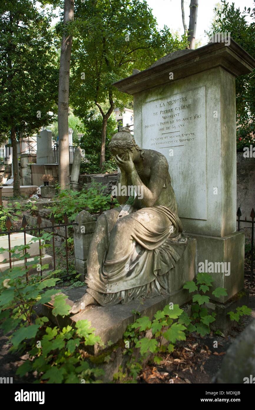Paris, cimetière du Père-Lachaise, 10e division, tombe du marchand français Pierre Gareau (1818), first life size statue d'une black Banque D'Images