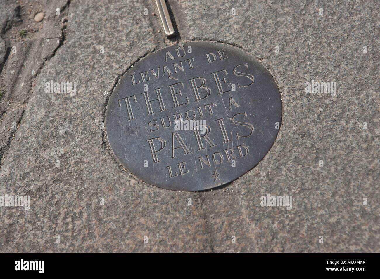 Paris, Place de la Concorde, cadran solaire géant, la plaque 'Au levant