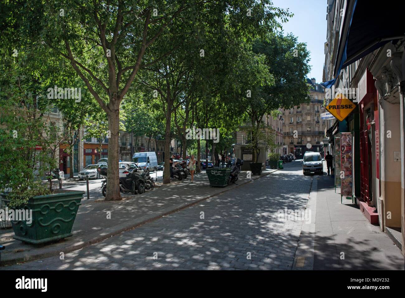 Paris, Montmartre, place Jean Gabin, angle rue Lambert et rue custine Photo  Stock - Alamy