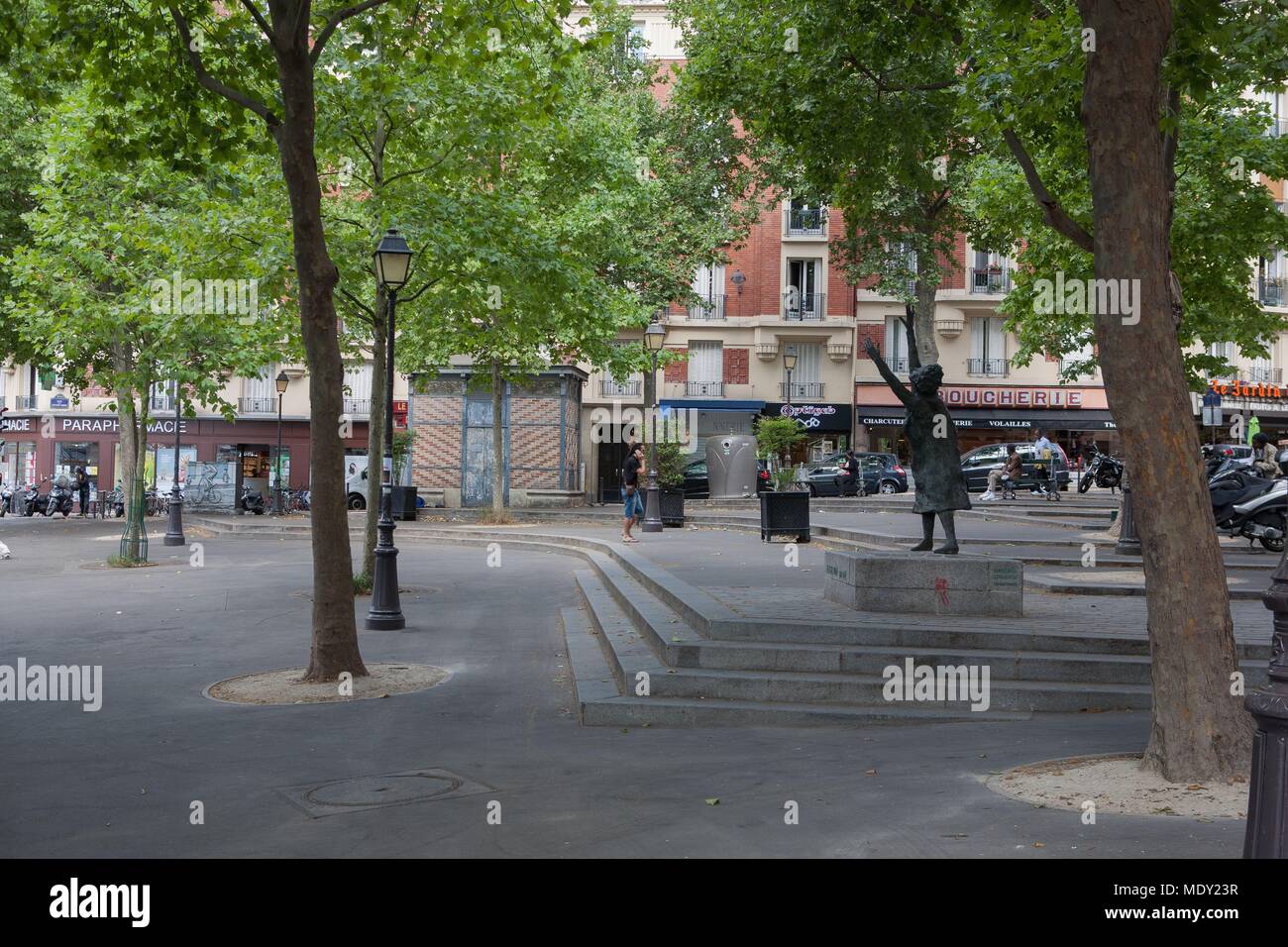 Paris, Porte de Bagnolet, place Edith Piaf, rue Belgrand et rue du  Capitaine Ferber Photo Stock - Alamy