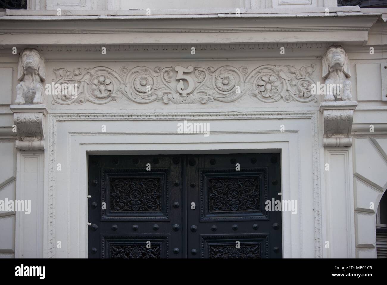 Paris, 5 rue Saint Benoit, l'immeuble où habitait Marguerite Duras, Banque D'Images