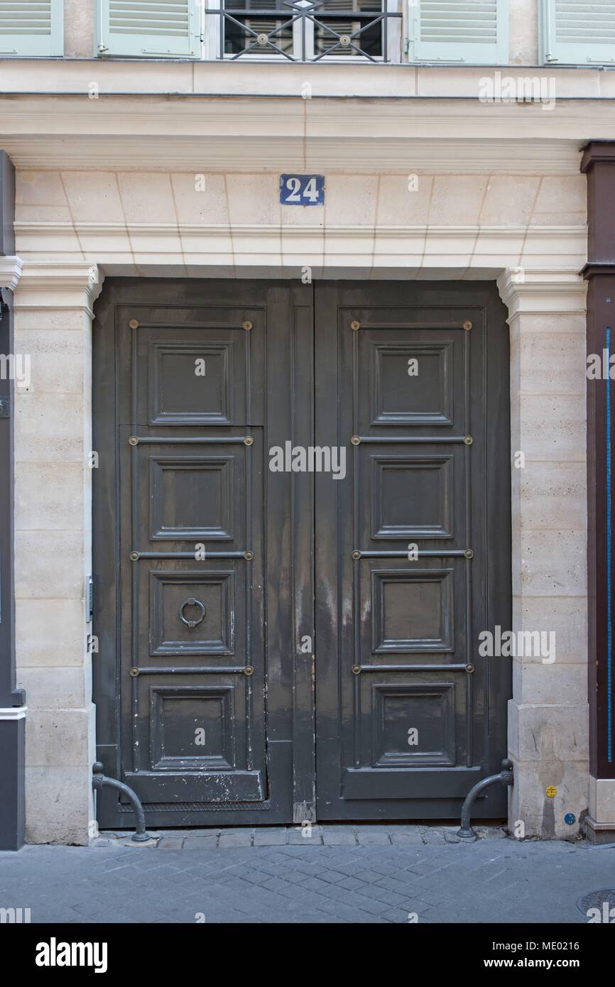 Paris, 24 rue Jean Mermoz, Roger Nimier Photo Stock - Alamy