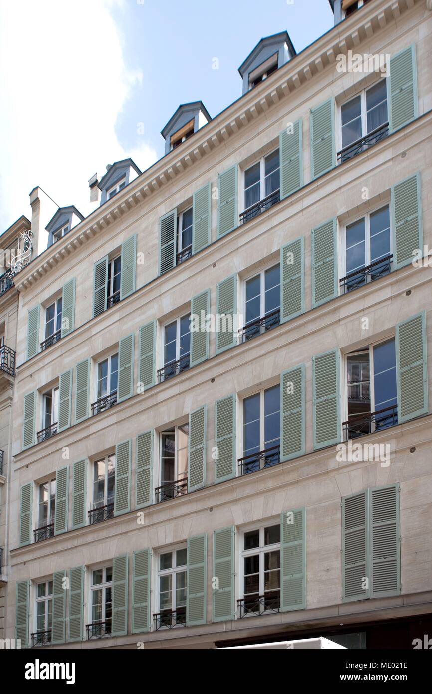 Paris, 24 rue Jean Mermoz, Roger Nimier Photo Stock - Alamy