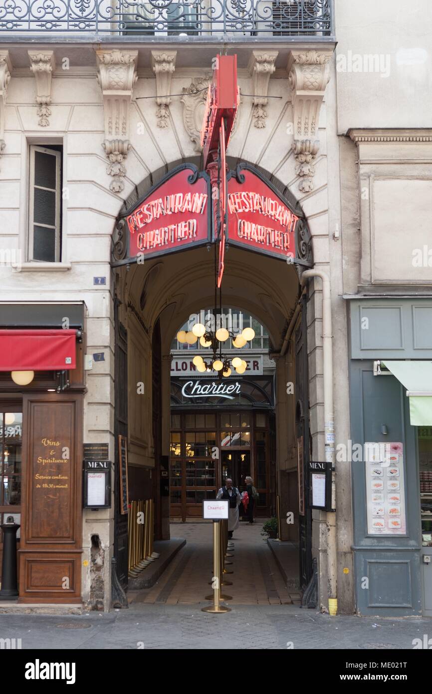 Paris, 7 rue du faubourg Montmartre, bouillon chartier,mort de lautreamont  Photo Stock - Alamy