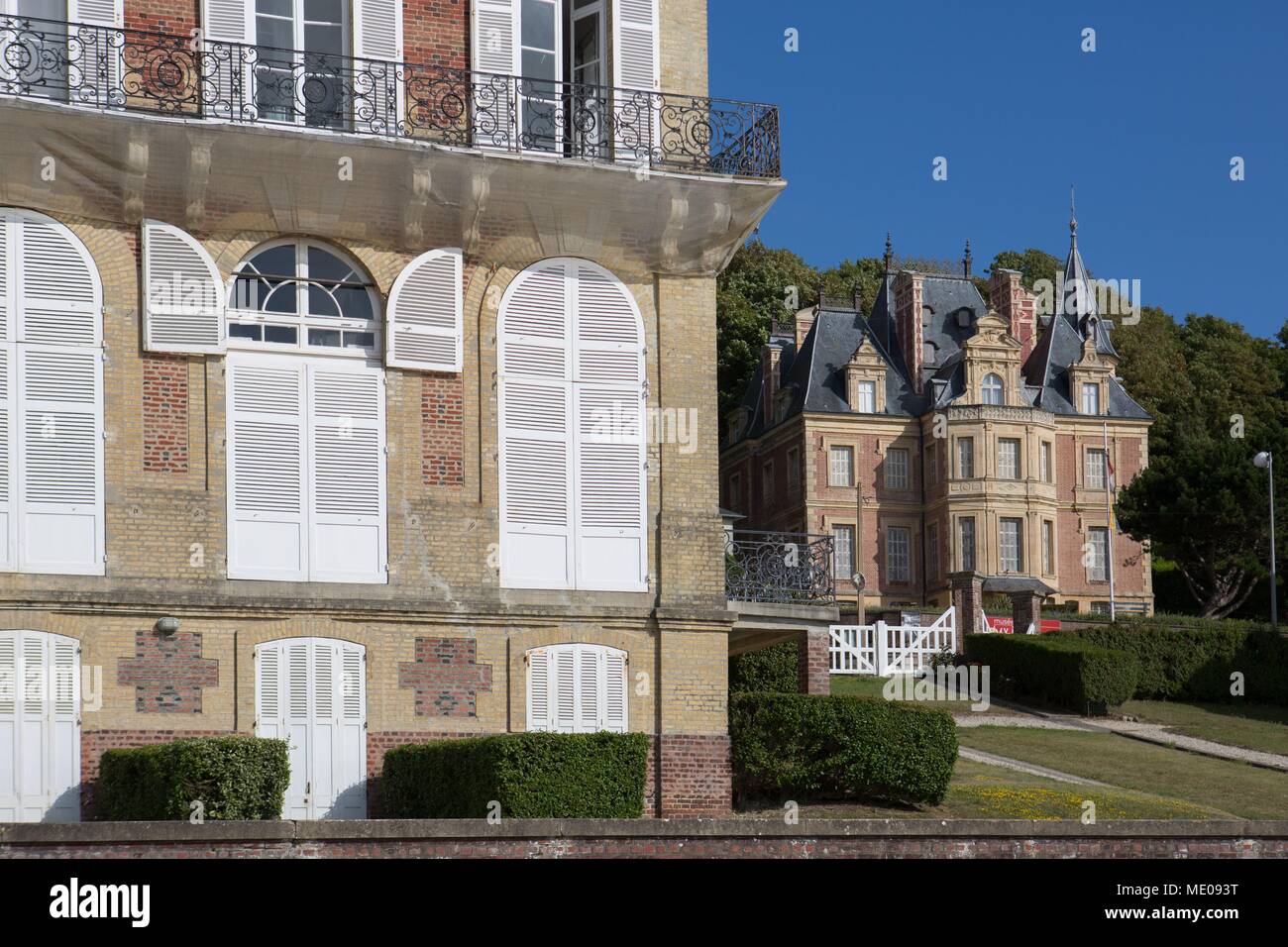 France, Normandie, Trouville-sur-Mer, de la plage, des villas sur le front de mer, Résidence Les Roches Noires, la villa Montebello, Second Empire Banque D'Images
