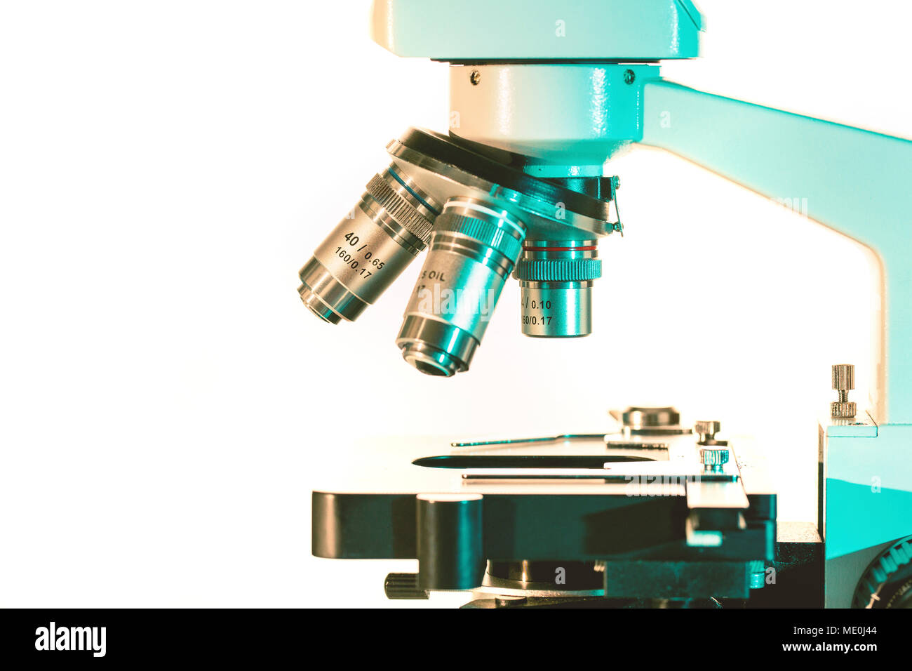 La lumière du microscope et de l'objectif. Banque D'Images