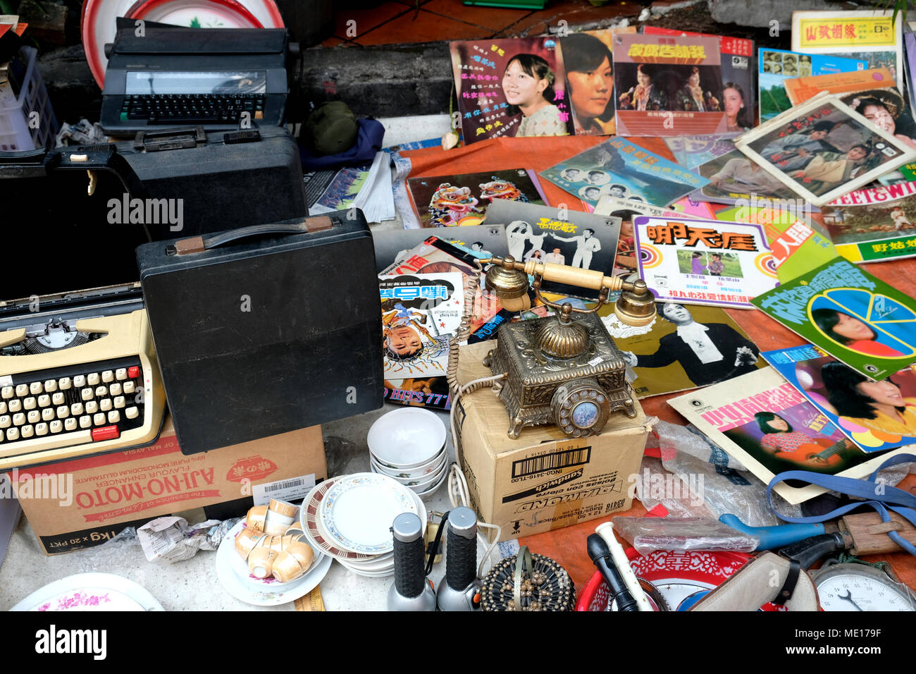Marché aux puces du dimanche au large de la rue Jonker, Melaka, Malaisie Banque D'Images