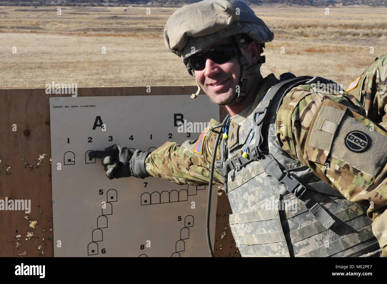 Réserve de l'armée américaine douze soldats de la 316e Commandement de soutien expéditionnaire a récemment terminé une semaine de M240B arme automatique événement de formation appelé Opération Cold Steel II à Ft. Hunter Liggett, Californie le 12 décembre 2017. La formation rend les soldats de maintien en puissance plus meurtriers, précis et prêtes au combat. Banque D'Images