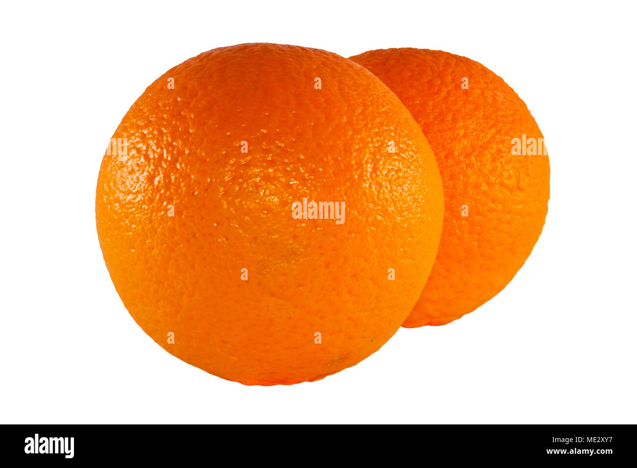 Deux oranges colorés isolé sur fond blanc Banque D'Images