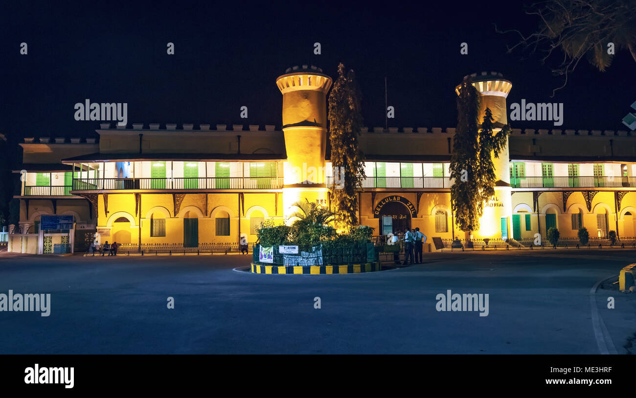 Prison cellulaire historique à Port Blair Inde Andaman dans l'éclairage de nuit. Banque D'Images