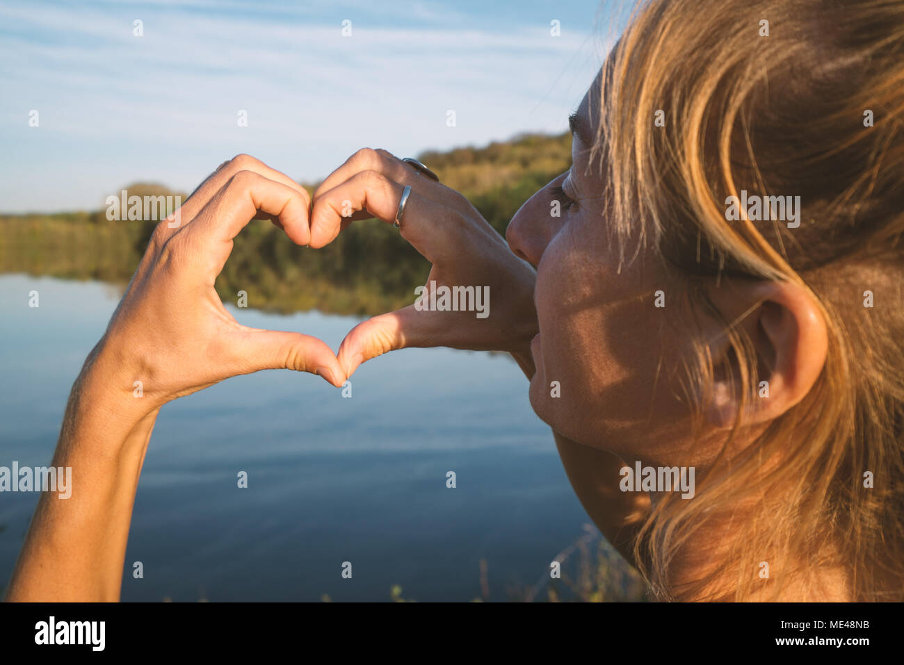 Voir femmes qui font l'amour Banque de photographies et d’images à