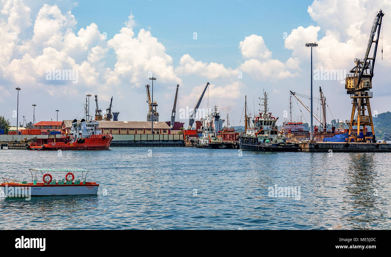 Chantier naval port Port Blair à vue, les îles Andaman en Inde. Banque D'Images