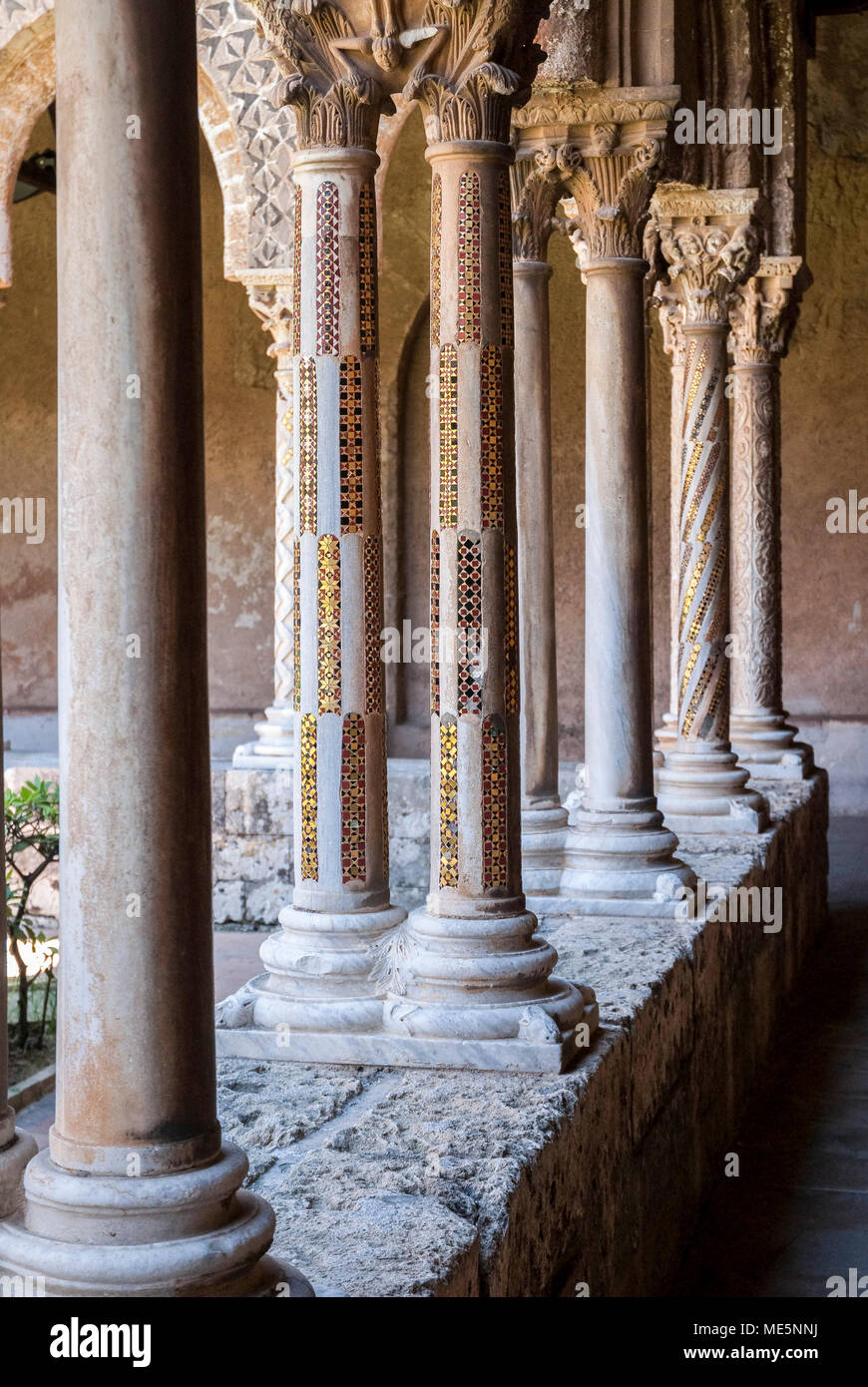 MONREALE, SICILE-Juin 8:close-up du cloître de l'abbaye,Monreale,Sicile,le Juin 8,2013. Banque D'Images