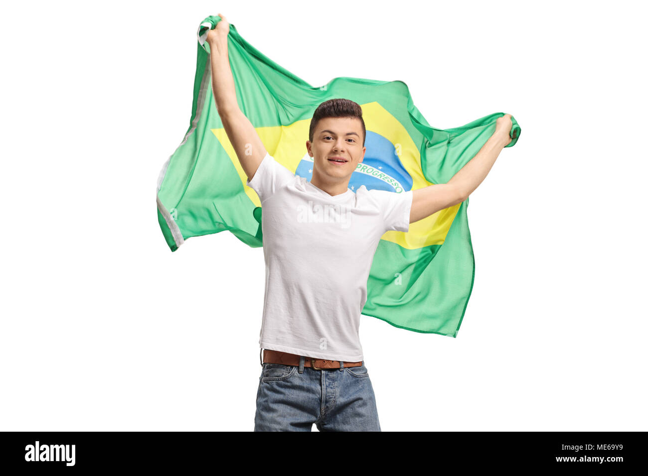 Teenage boy holding excité un drapeau brésilien isolé sur fond blanc Banque D'Images