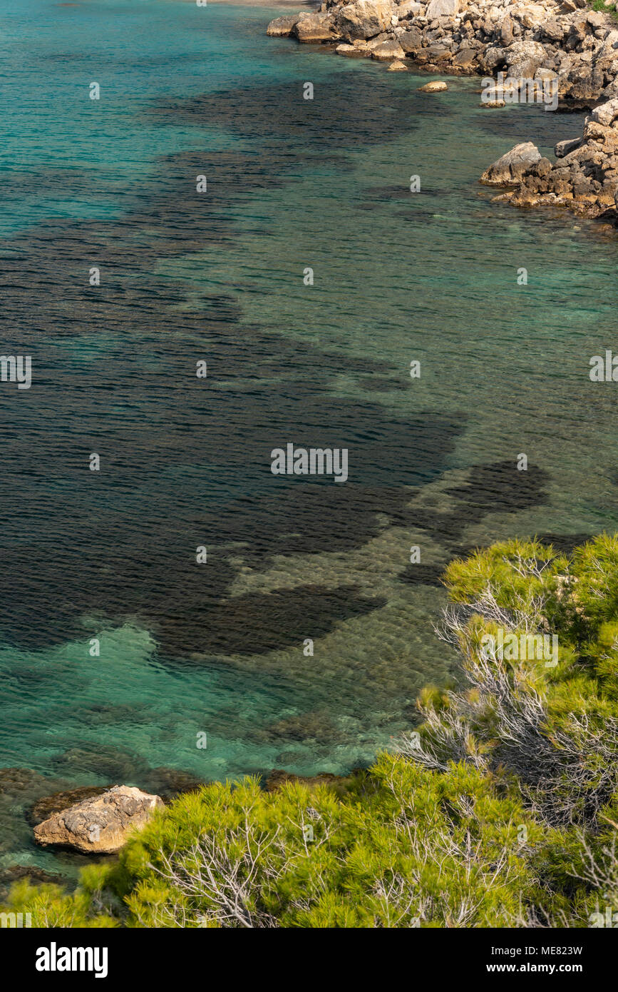 Entre Altea et Calpe le Mascarat avec ses eaux turquoise de côte, Altea, Costa Blanca, Alicante province, Espagne Banque D'Images