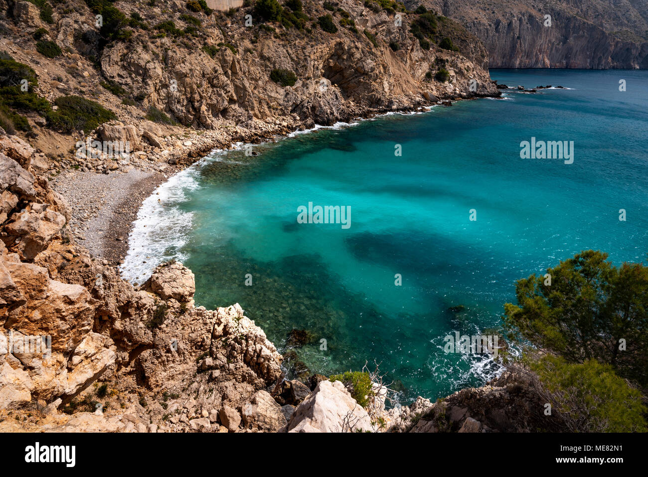 Entre Calpe et Altea Mascarat le point avec ses plages d'eau turquoise, Altea, Costa Blanca, Alicante province,Espagne Banque D'Images