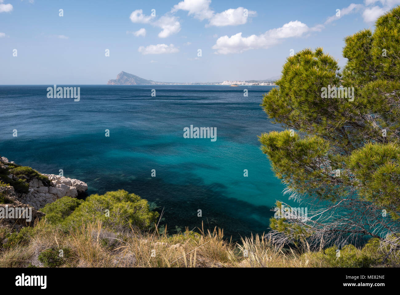 Entre Altea et Calpe le Mascarat avec ses eaux turquoise de côte, Altea, Costa Blanca, Alicante province, Espagne Banque D'Images
